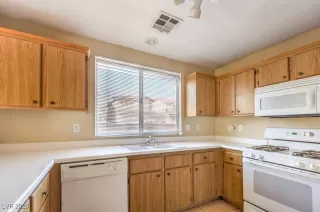 Photo #6: 2651586 Listing 