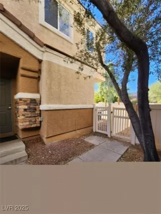 Photo #1: 2651590 Listing