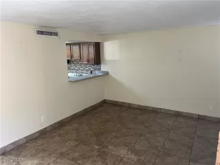 Photo #3: 2651596 Listing