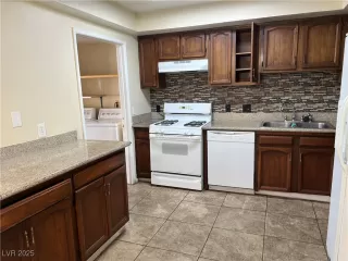 Photo #6: 2651596 Listing