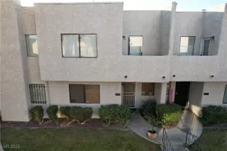 Photo #1: 2651659 Listing