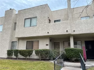 Photo #2: 2651659 Listing