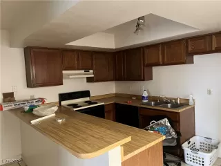 Photo #6: 2651659 Listing