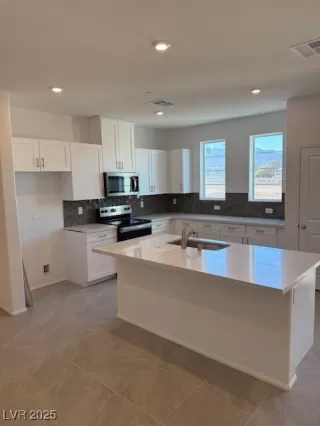 Photo #1: 2651667 Listing