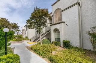 Photo #2: 2651668 Listing