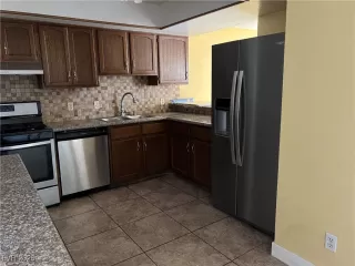 Photo #5: 2651670 Listing 