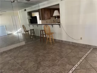 Photo #5: 2651677 Listing 