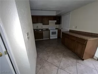 Photo #6: 2651677 Listing 