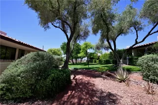 Photo #5: 2651702 Listing