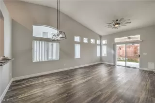 Photo #5: 2651725 Listing