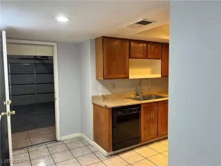 Photo #6: 2651731 Listing