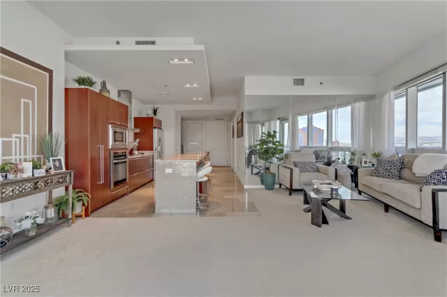 MLS: 2651772 Condo For Sale