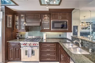 Photo #5: 2651777 Listing