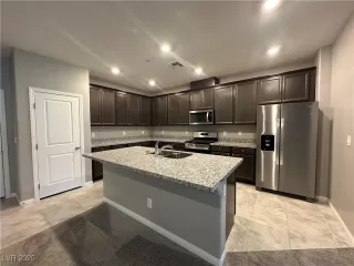 Photo #5: 2651782 Listing 