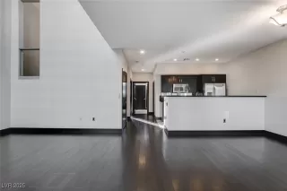 Photo #3: 2651794 Listing