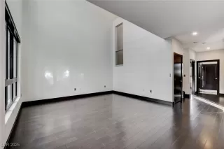 Photo #4: 2651794 Listing