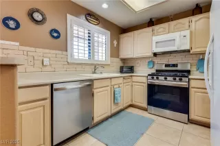 Photo #6: 2651802 Listing 