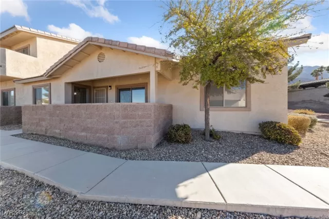 MLS: 2651807 Condo For Sale