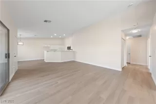 Photo #3: 2651807 Listing