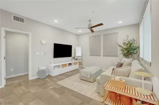 Photo #3: 2651811 Listing