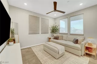 Photo #5: 2651811 Listing