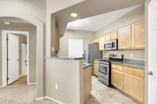 Photo #3: 2651860 Listing 