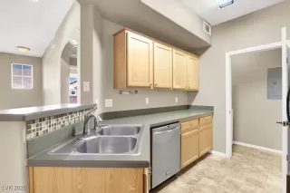 Photo #4: 2651860 Listing 