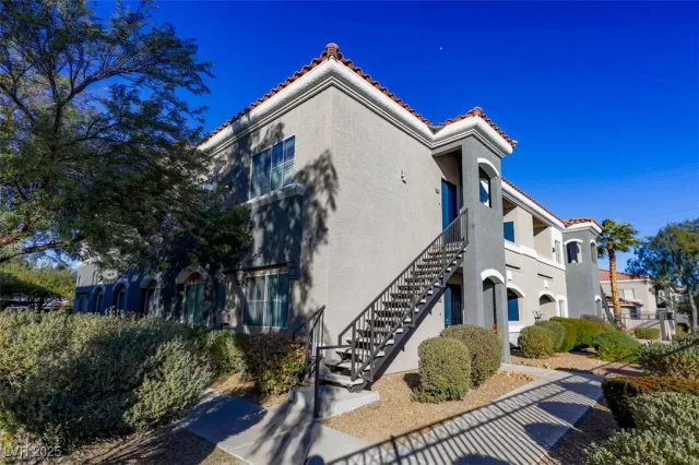 MLS: 2651876 Condo For Sale