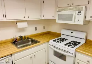 Photo #6: 2651911 Listing