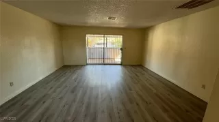 Photo #5: 2651965 Listing 