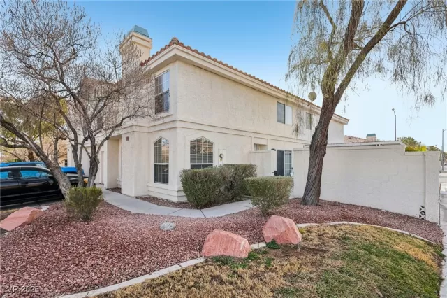 MLS: 2651985 Condo For Sale