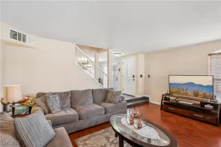 Photo #5: 2651985 Listing 