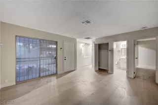 Photo #5: 2651995 Listing