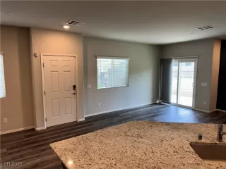 Photo #4: 2652001 Listing 