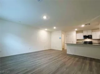 Photo #1: 2652024 Listing 