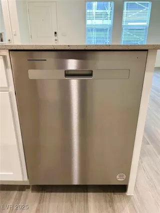 Photo #6: 2652024 Listing 