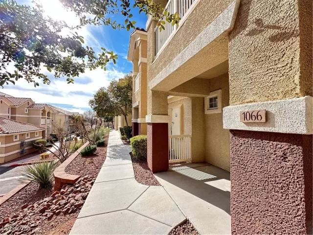 MLS: 2652040 Condo For Sale