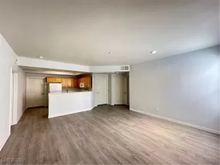 Photo #4: 2652040 Listing 