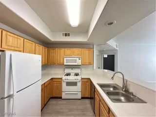 Photo #6: 2652040 Listing 