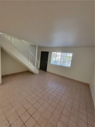 Photo #4: 2652041 Listing 