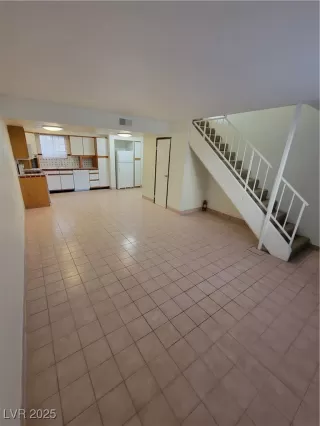 Photo #6: 2652041 Listing 