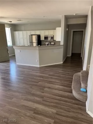 Photo #2: 2652043 Listing