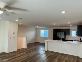 Photo #2: 2652083 Listing 