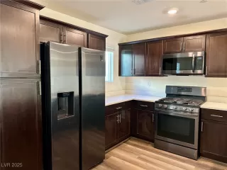 Photo #3: 2652083 Listing 