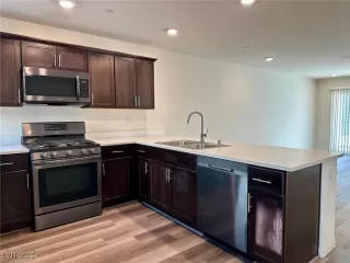 Photo #4: 2652083 Listing 