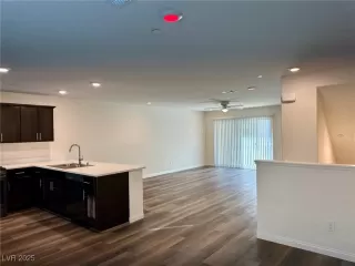 Photo #6: 2652083 Listing 