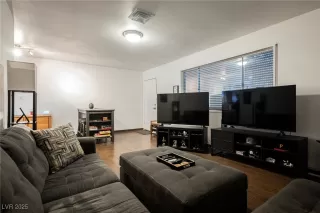 Photo #2: 2652090 Listing