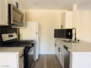 Photo #6: 2652176 Listing 