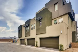 Photo #2: 2652178 Listing