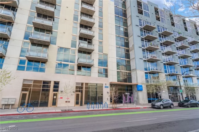 MLS: 2652181 Condo For Sale